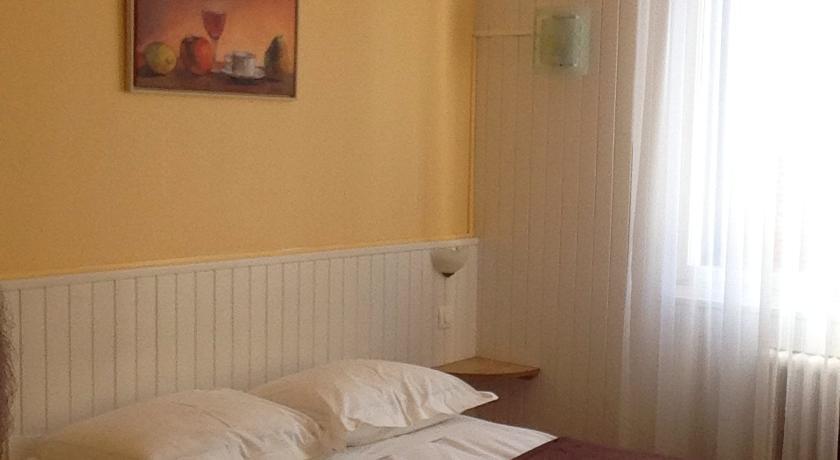 Arcantis Hotel La Residence Cergy Eksteriør billede